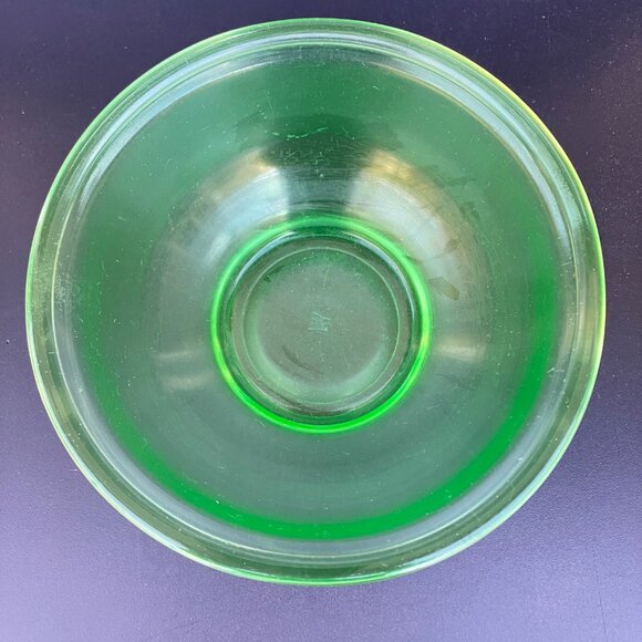 Hazel Atlas Green Uranium Glass 7 inch Rolled Lip Mixing Bowl - Picture 9 of 12